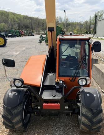 Image of JLG 519 equipment image 1