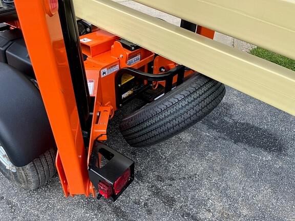 Image of JLG T500J equipment image 4