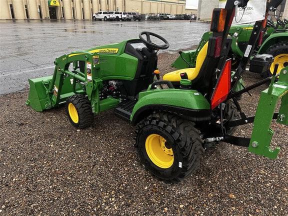 Image of John Deere 1023E equipment image 3