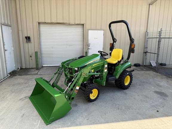 Image of John Deere 1023E equipment image 2