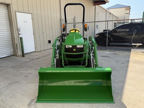 Image of John Deere 1023E equipment image 4
