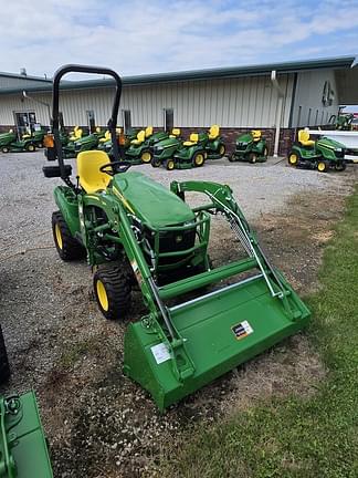 Image of John Deere 1023E equipment image 3
