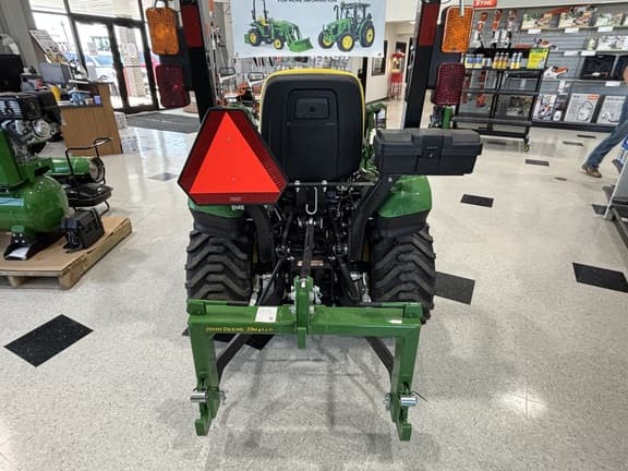 Image of John Deere 1023E equipment image 3