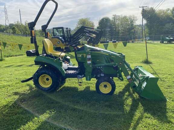 Image of John Deere 1023E equipment image 2