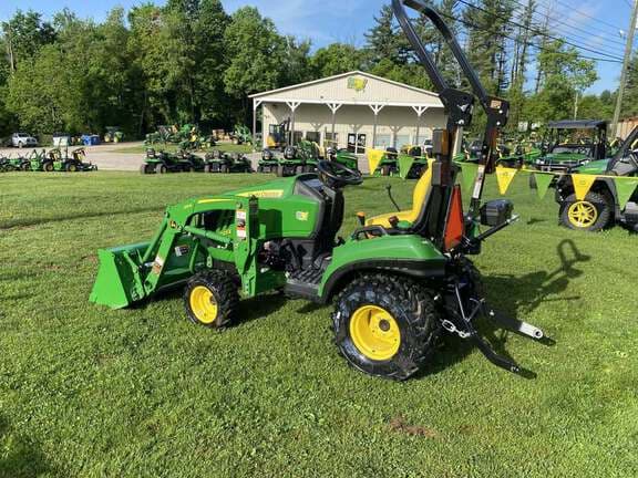 Image of John Deere 1023E equipment image 4
