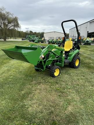 Image of John Deere 1023E equipment image 3