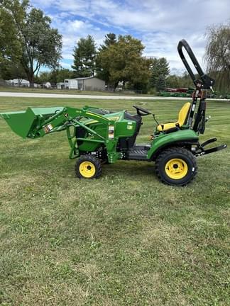 Image of John Deere 1023E equipment image 4