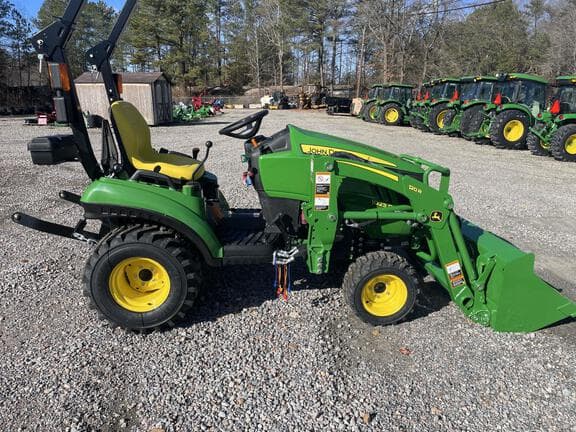 Image of John Deere 1023E equipment image 3
