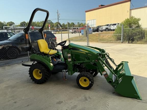 Image of John Deere 1023E equipment image 2