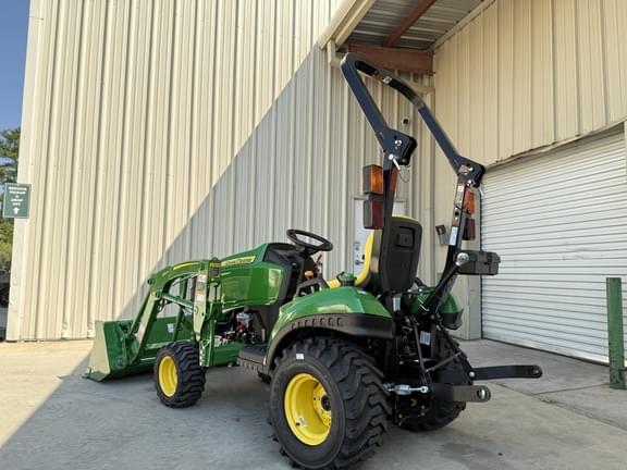 Image of John Deere 1023E equipment image 4