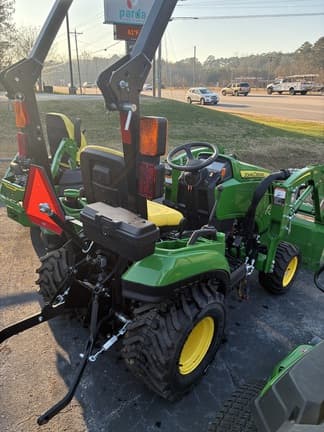 Image of John Deere 1023E equipment image 3