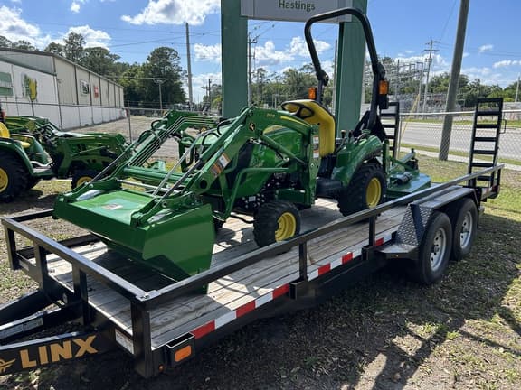 Image of John Deere 1023E equipment image 2