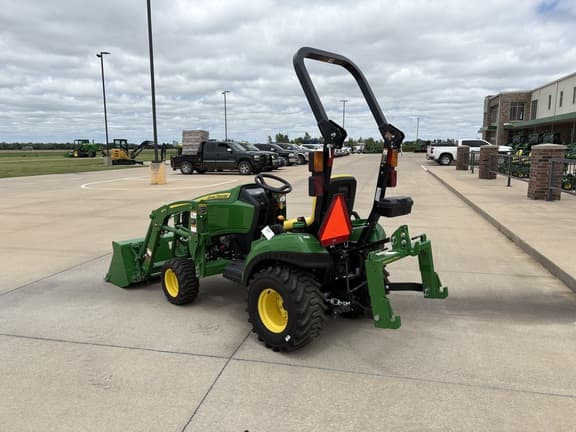 Image of John Deere 1023E equipment image 2