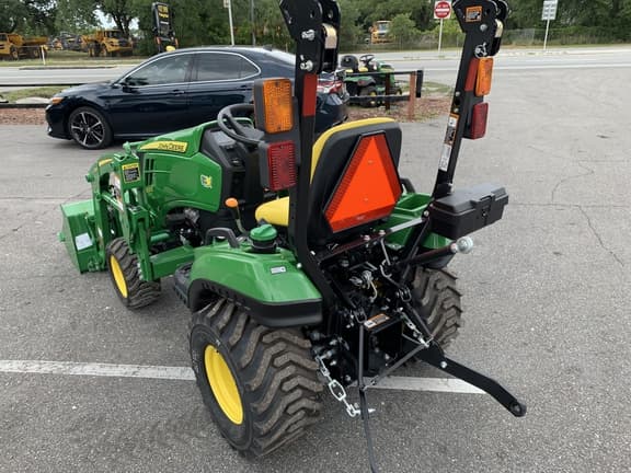 Image of John Deere 1023E equipment image 4