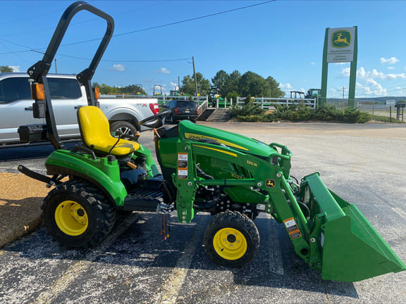 2025 John Deere 1023E Equipment Image0