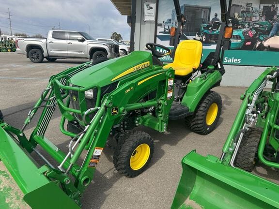 2025 John Deere 1023E Equipment Image0