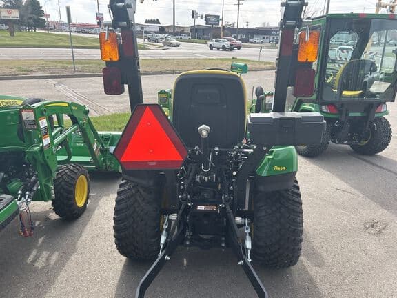 Image of John Deere 1023E equipment image 3