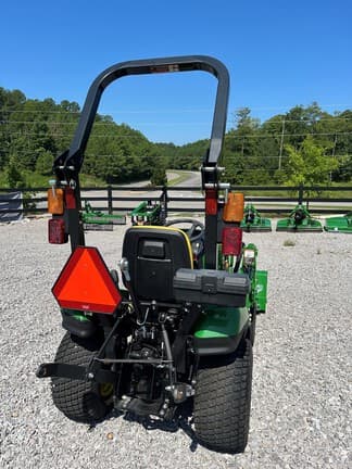 Image of John Deere 1023E equipment image 3