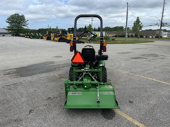 Image of John Deere 1023E equipment image 4