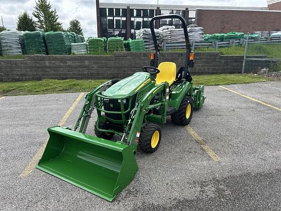 Image of John Deere 1023E equipment image 2