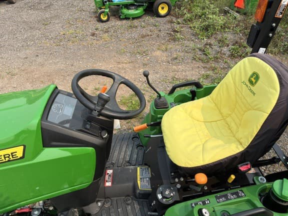 Image of John Deere 1023E equipment image 3