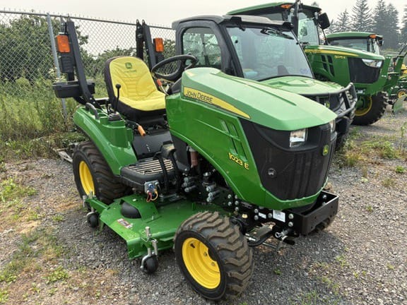 2025 John Deere 1023E Equipment Image0