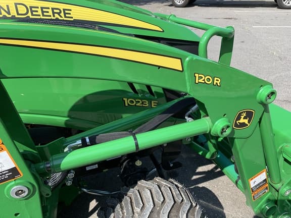 Image of John Deere 1023E equipment image 3