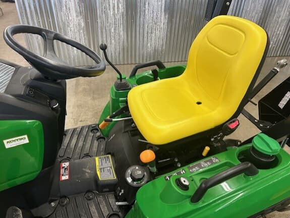 Image of John Deere 1023E equipment image 3