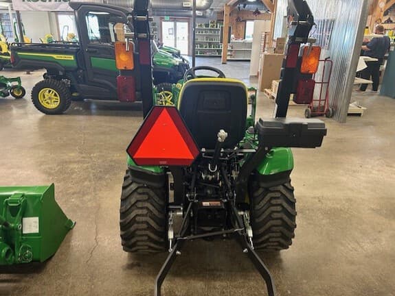 Image of John Deere 1023E equipment image 4