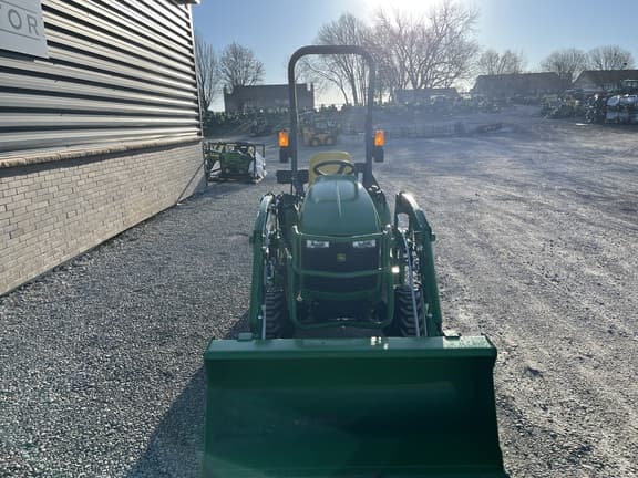 Image of John Deere 1023E equipment image 3
