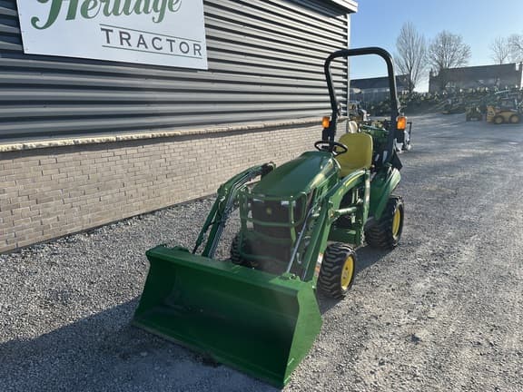 Image of John Deere 1023E equipment image 2