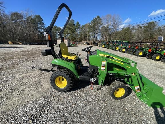 Image of John Deere 1023E equipment image 4