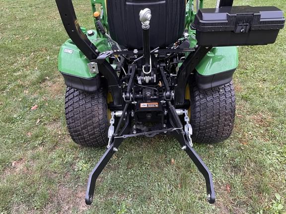 Image of John Deere 1023E equipment image 3