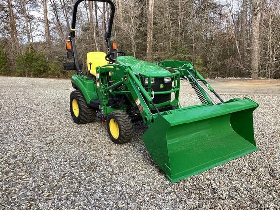 Image of John Deere 1023E equipment image 2