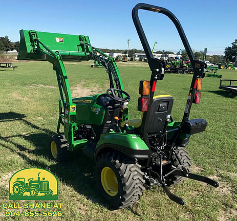 Image of John Deere 1023E equipment image 3