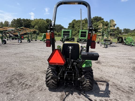 Image of John Deere 1023E equipment image 3