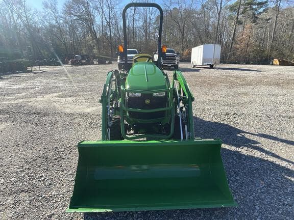 Image of John Deere 1023E equipment image 4