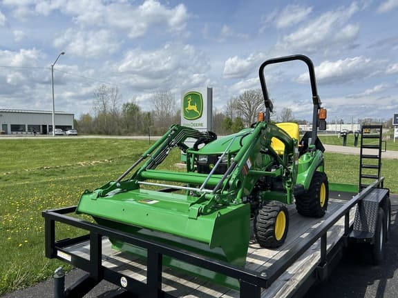 Image of John Deere 1023E equipment image 4
