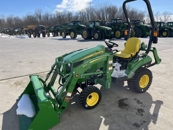 Image of John Deere 1023E equipment image 4