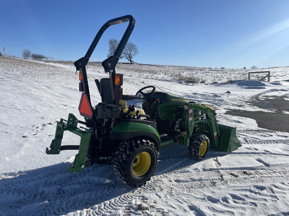 Image of John Deere 1025R equipment image 4