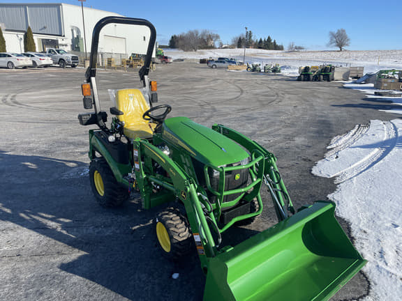 Image of John Deere 1025R equipment image 3