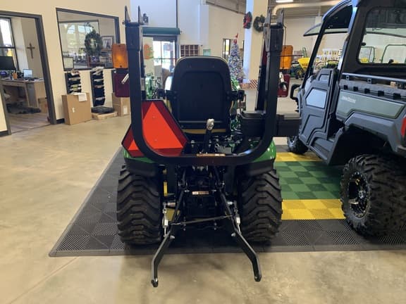Image of John Deere 1025R equipment image 3