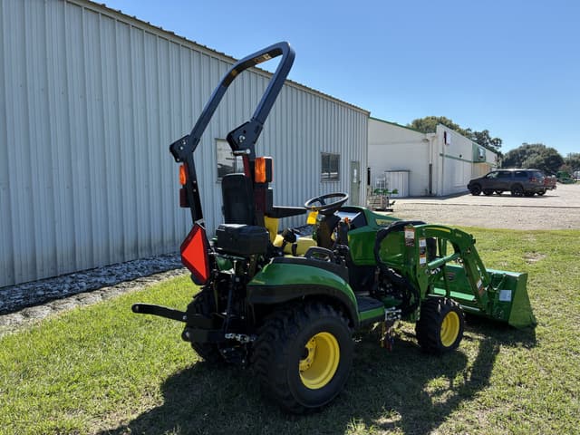 Image of John Deere 1025R equipment image 4