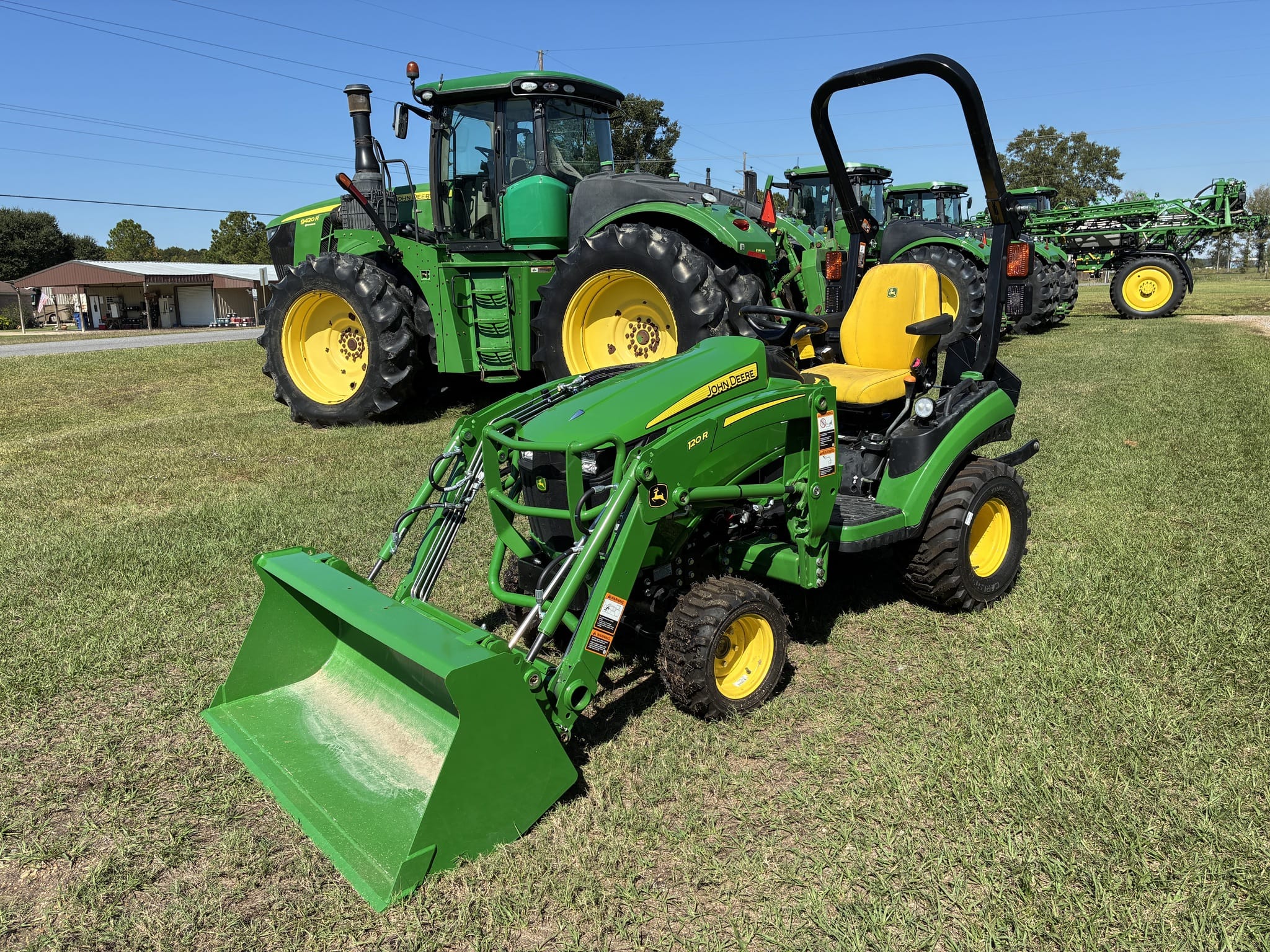 2025 John Deere 1025R Equipment Image0