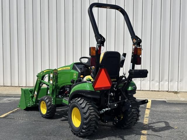 Image of John Deere 1025R equipment image 3