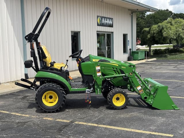 Image of John Deere 1025R equipment image 4