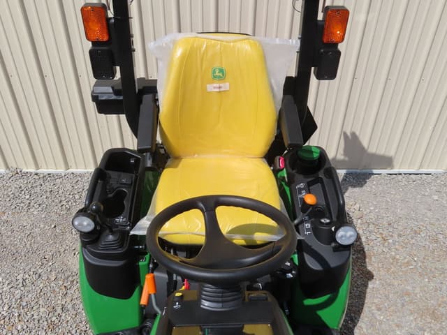 Image of John Deere 1025R equipment image 2