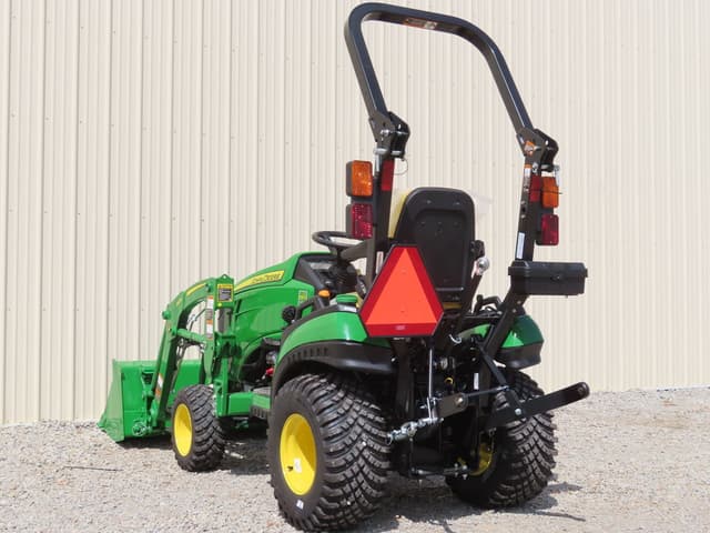 Image of John Deere 1025R equipment image 4