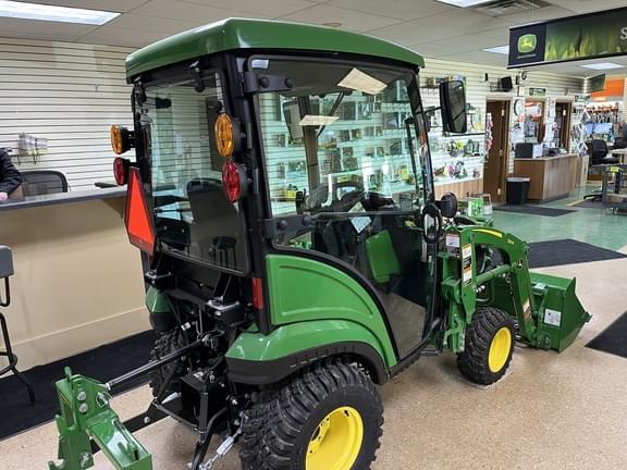 Image of John Deere 1025R equipment image 3