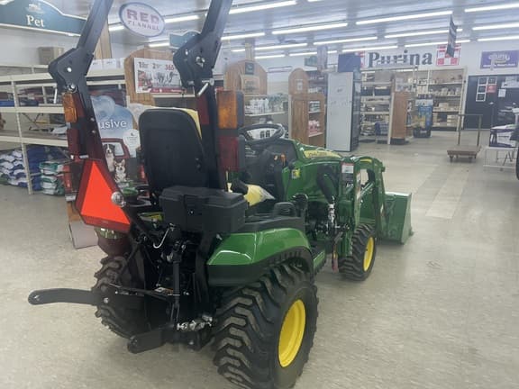 Image of John Deere 1025R equipment image 4